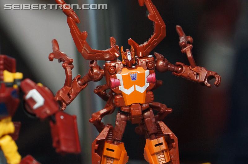 BotCon 2015: New Combiner Wars Products from Saturday Brand Panel - Transformers Event: DSC09514