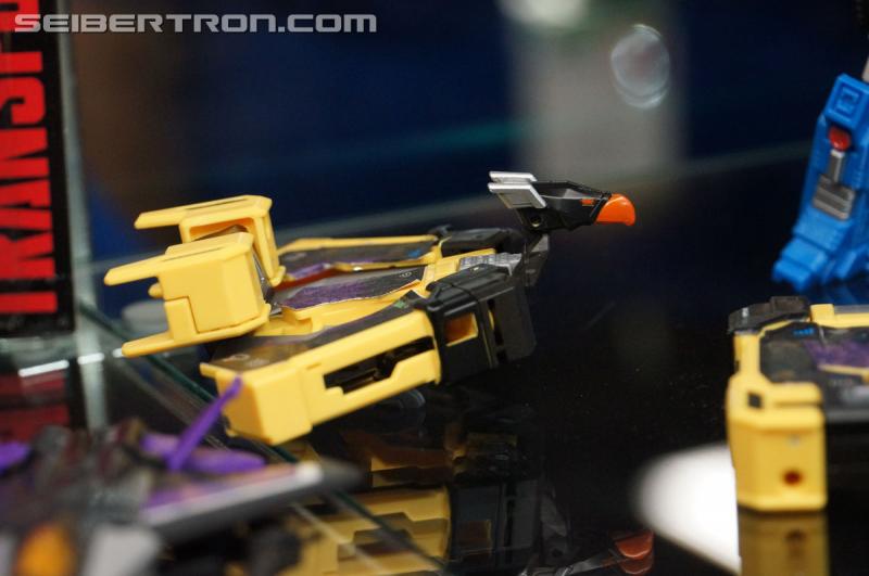 BotCon 2015: New Combiner Wars Products from Saturday Brand Panel - Transformers Event: DSC09516