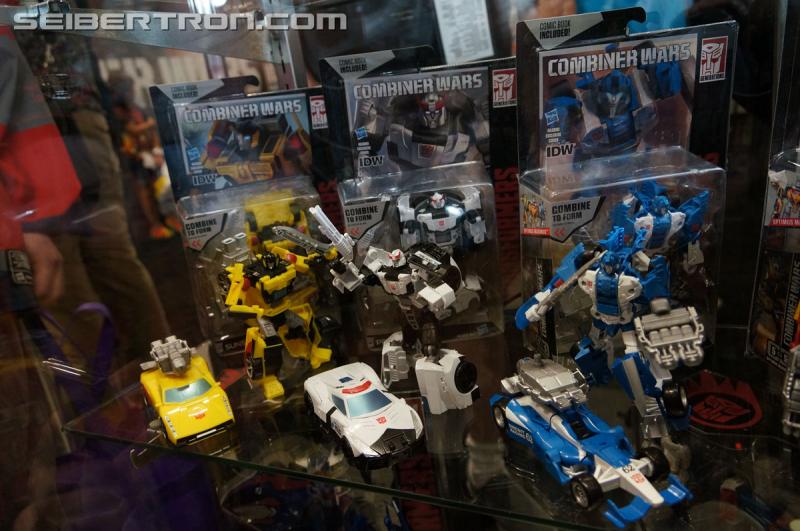 BotCon 2015: New Combiner Wars Products from Saturday Brand Panel - Transformers Event: DSC09546