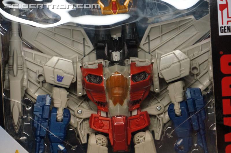 BotCon 2015: New Combiner Wars Products from Saturday Brand Panel - Transformers Event: DSC09552