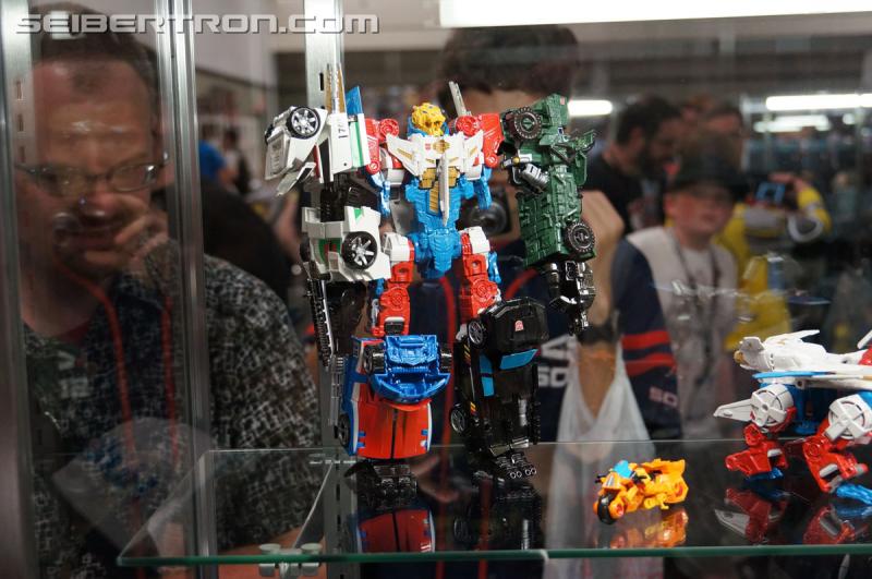BotCon 2015: New Combiner Wars Products from Saturday Brand Panel - Transformers Event: DSC09557