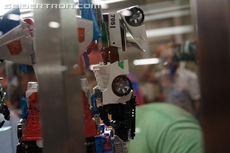 BotCon 2015: New Combiner Wars Products from Saturday Brand Panel - Transformers Event: DSC09567