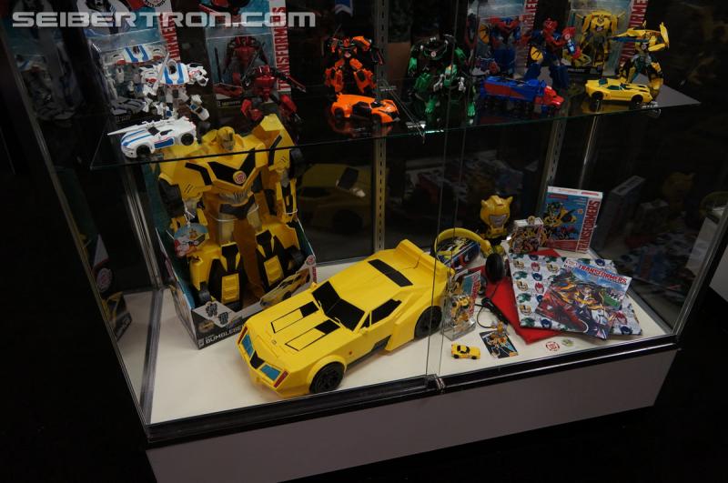 BotCon 2015: Transformers Robots In Disguise Product Display - Transformers Event: DSC09715