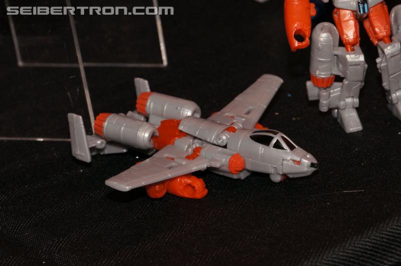 SDCC 2015: Hasbro Press Event: Combiner Wars G2 Superion - Transformers Event: DSC02949