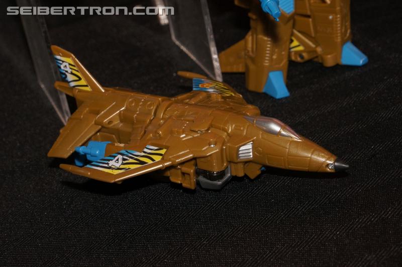 SDCC 2015: Hasbro Press Event: Combiner Wars G2 Superion - Transformers Event: DSC02950