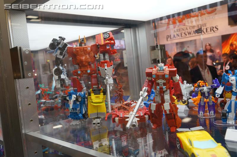 SDCC 2015: Hasbro Booth: Combiner Wars Scattershot and Betatron - Transformers Event: DSC03394