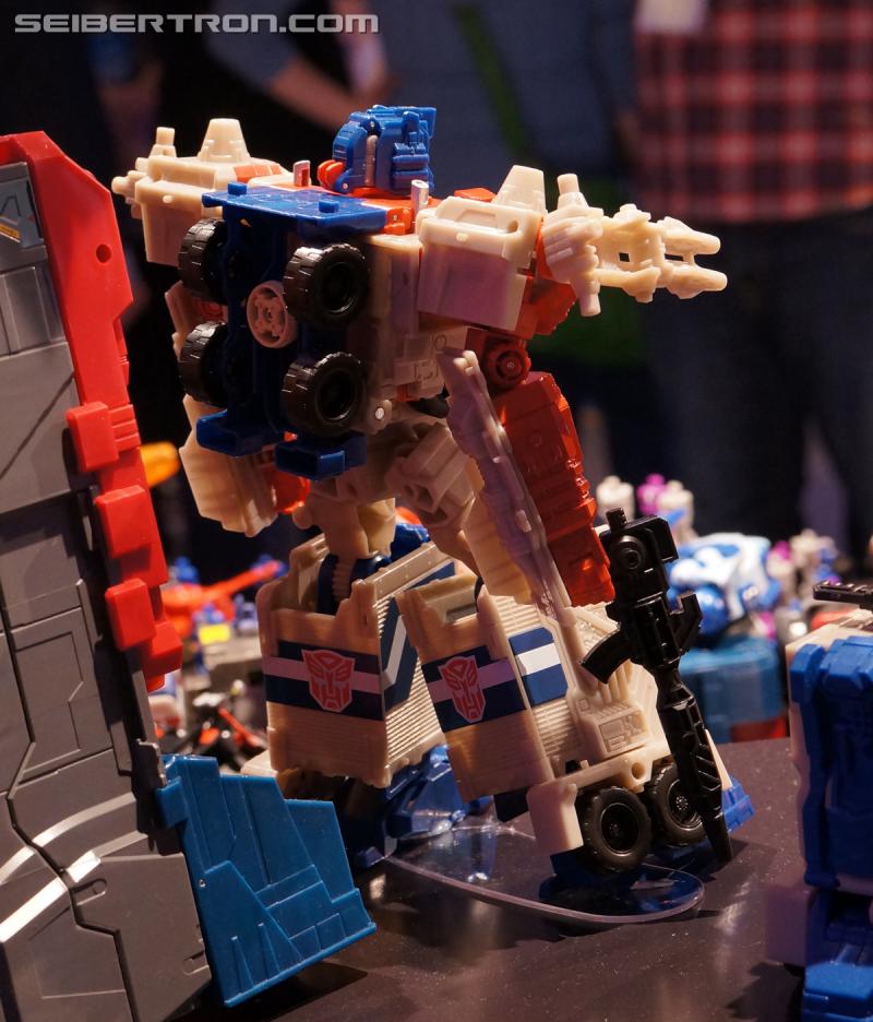 Toy Fair 2016: Titans Return - Transformers Event: Titans Return 060a