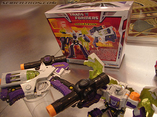 BotCon 2006: Hasbro's Toy Display Cases - Transformers Event:
