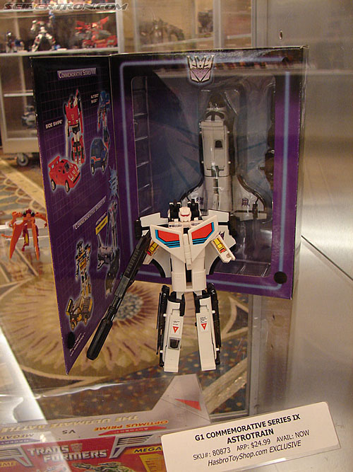 BotCon 2006: Hasbro's Toy Display Cases - Transformers Event: