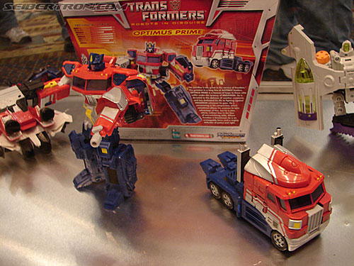 BotCon 2006: Hasbro's Toy Display Cases - Transformers Event: