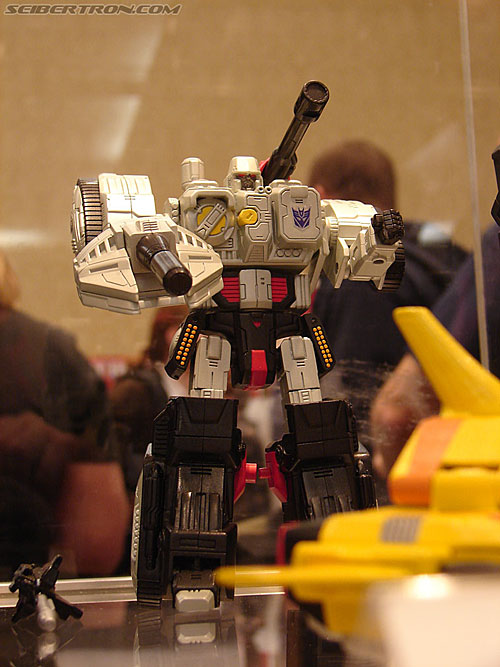 BotCon 2006: Hasbro's Toy Display Cases - Transformers Event: