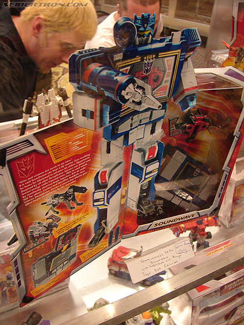 BotCon 2006: Hasbro's Toy Display Cases - Transformers Event: