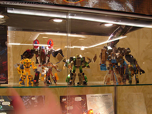 BotCon 2006: Hasbro's Toy Display Cases - Transformers Event:
