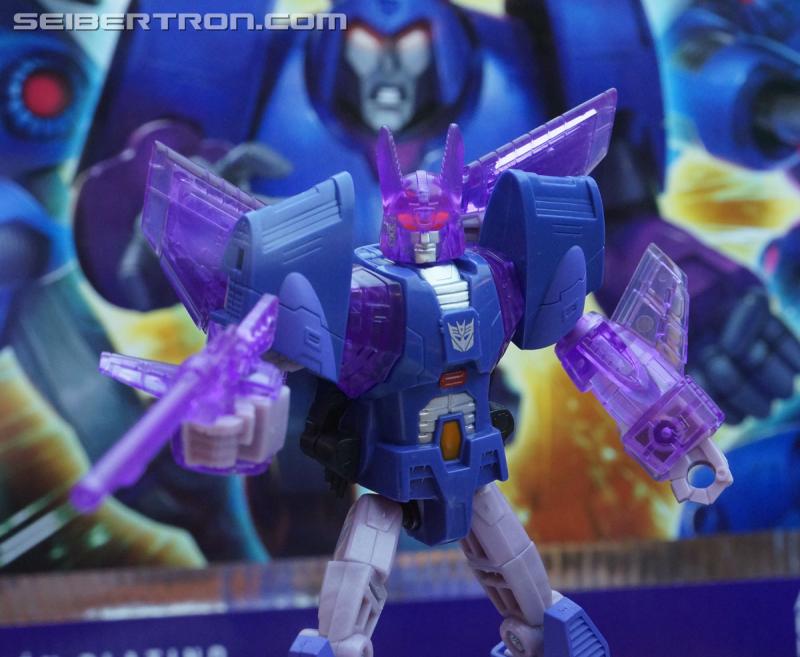 Botcon 2016: Hasbro Display: Platinum Edition Movie 30th Anniversary - Transformers Event: Platinum Edition 009a