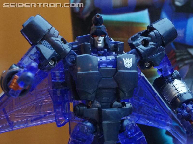 Botcon 2016: Hasbro Display: Platinum Edition Movie 30th Anniversary - Transformers Event: Platinum Edition 013b