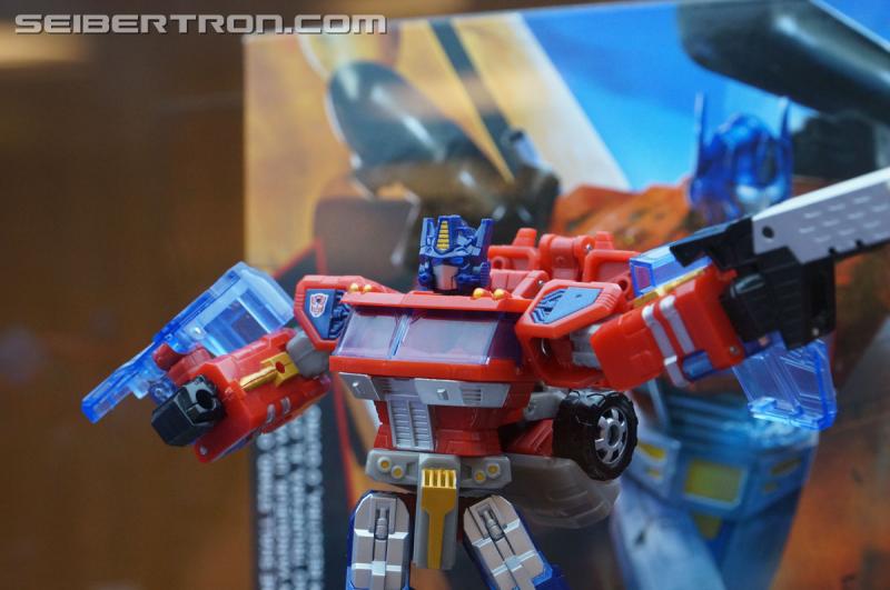 Botcon 2016: Hasbro Display: Platinum Edition Movie 30th Anniversary - Transformers Event: Platinum Edition 022