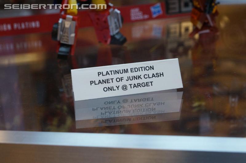 Botcon 2016: Hasbro Display: Platinum Edition Movie 30th Anniversary - Transformers Event: Platinum Edition 026