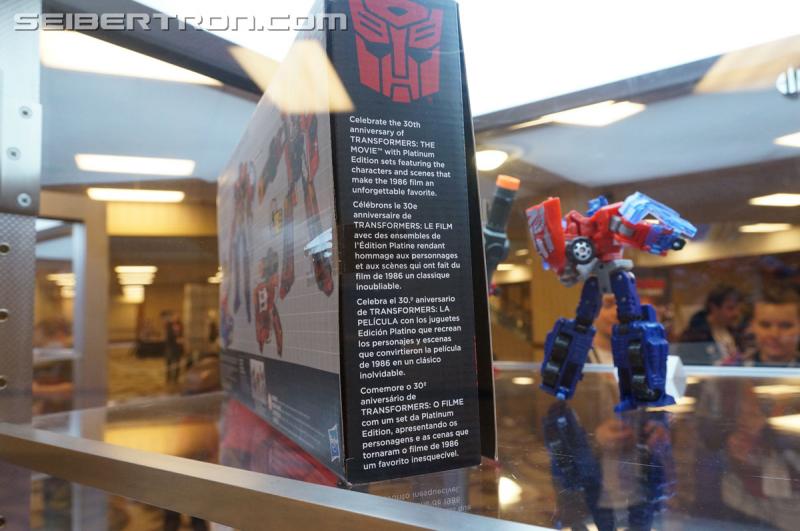 Botcon 2016: Hasbro Display: Platinum Edition Movie 30th Anniversary - Transformers Event: Platinum Edition 031