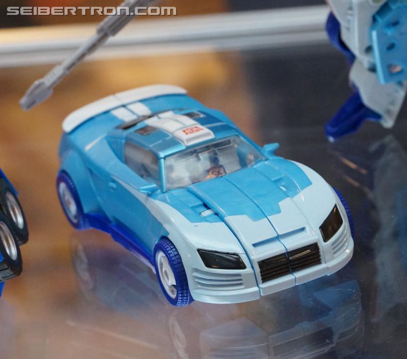 Botcon 2016: Hasbro Display: Platinum Edition Movie 30th Anniversary - Transformers Event: Platinum Edition 047a