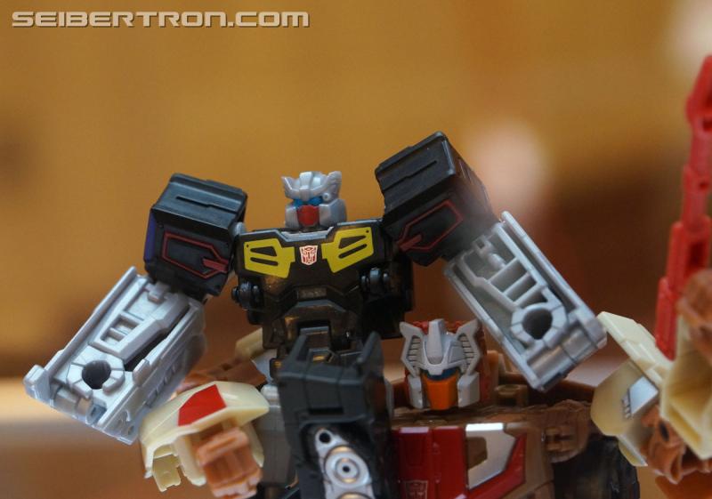 Botcon 2016: Hasbro Display: Titans Return - Transformers Event: Titans Return 004