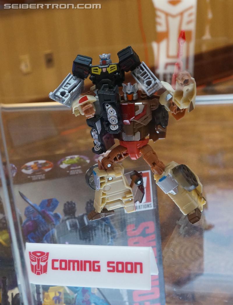 Botcon 2016: Hasbro Display: Titans Return - Transformers Event: Titans Return 005a