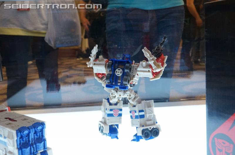 Botcon 2016: Hasbro Display: Titans Return - Transformers Event: Titans Return 021