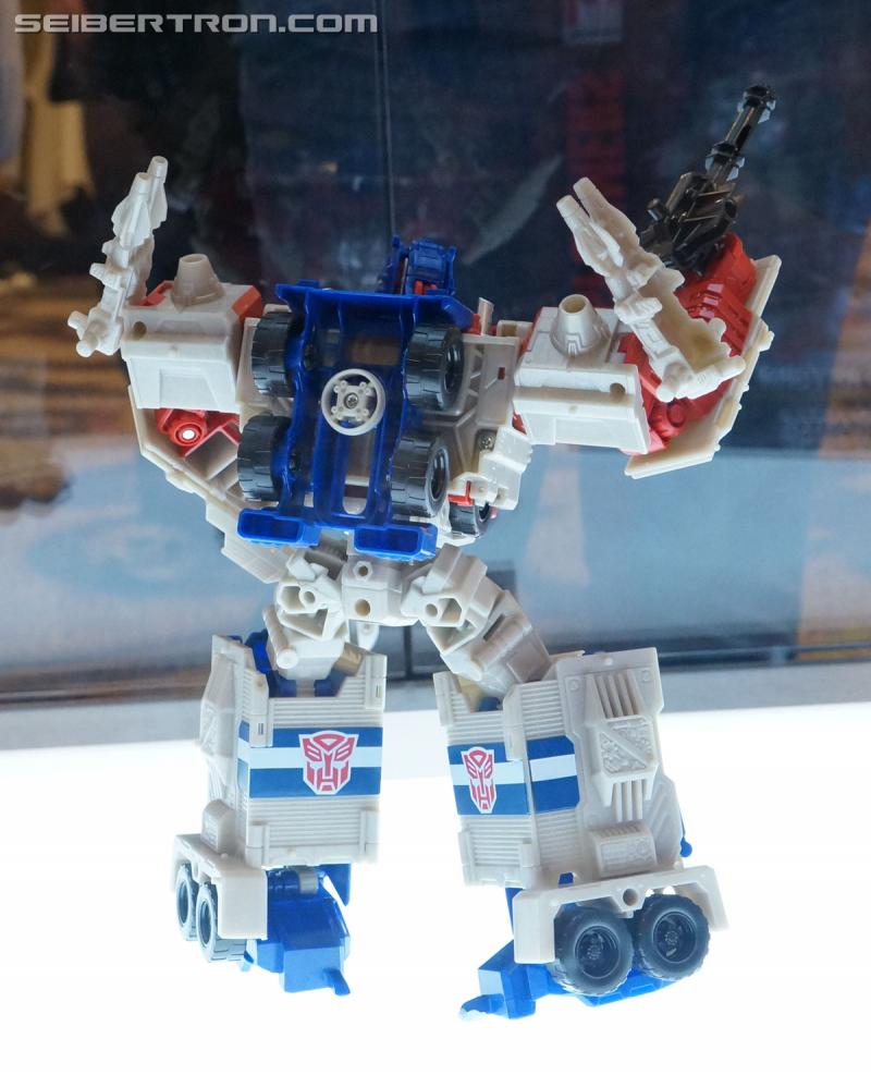 Botcon 2016: Hasbro Display: Titans Return - Transformers Event: Titans Return 021a