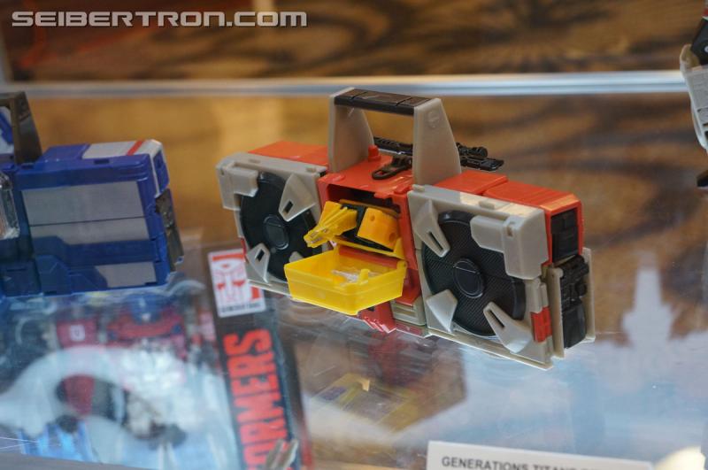 Botcon 2016: Hasbro Display: Titans Return - Transformers Event: Titans Return 030