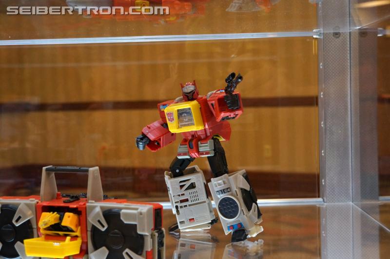 Botcon 2016: Hasbro Display: Titans Return - Transformers Event: Titans Return 032
