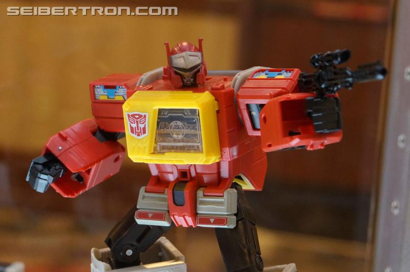 Botcon 2016: Hasbro Display: Titans Return - Transformers Event: Titans Return 033a