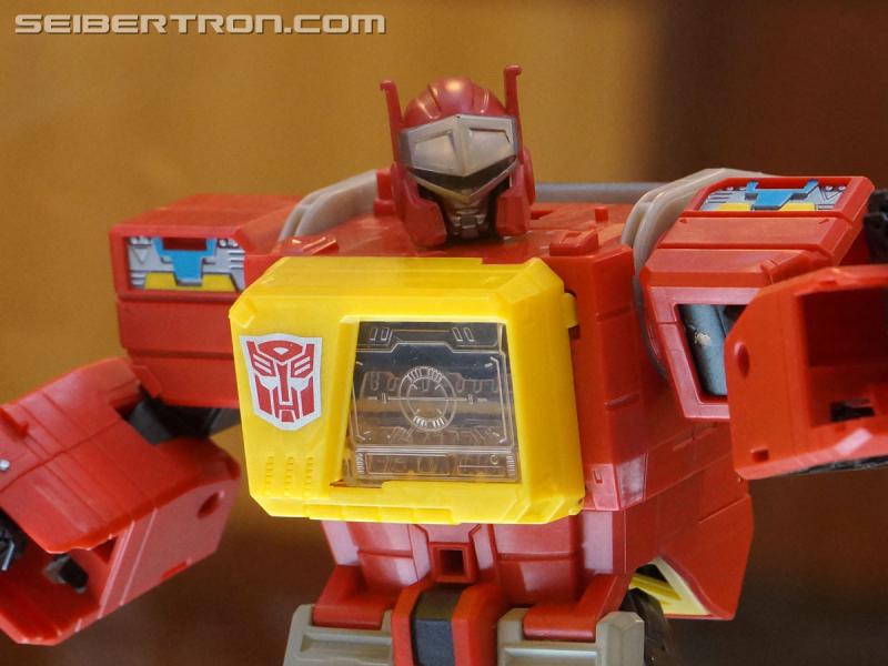 Botcon 2016: Hasbro Display: Titans Return - Transformers Event: Titans Return 033b