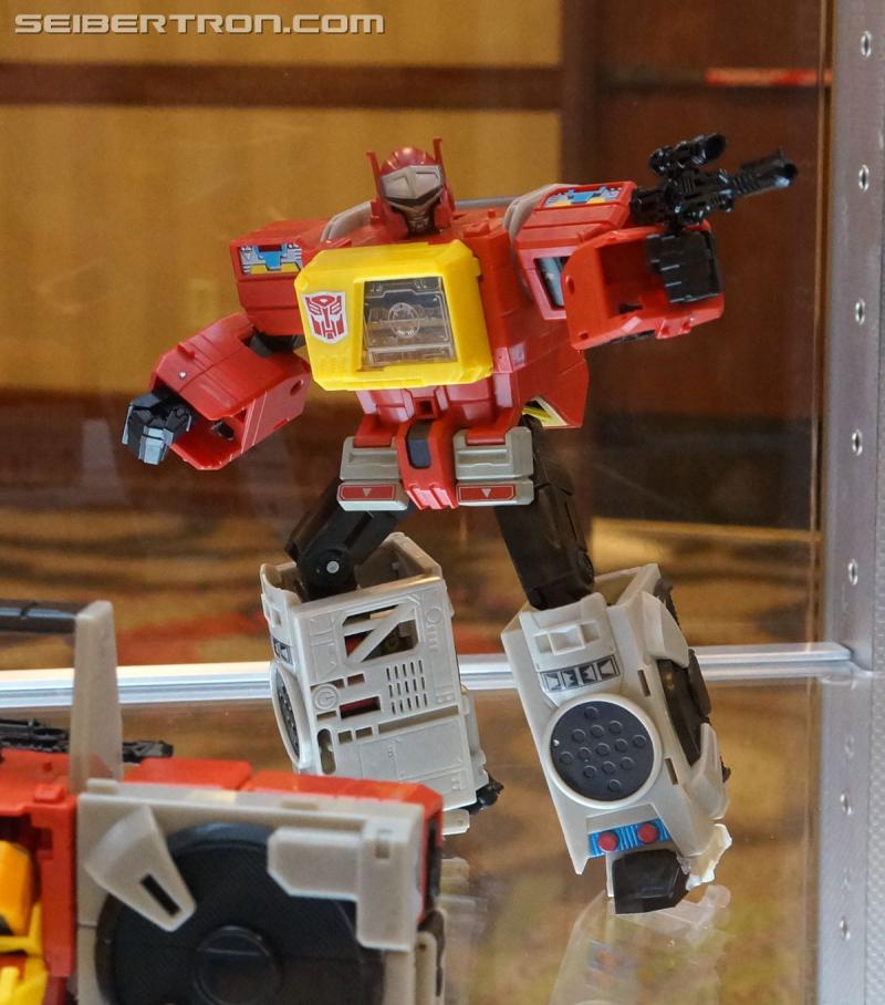 Botcon 2016: Hasbro Display: Titans Return - Transformers Event: Titans Return 034b