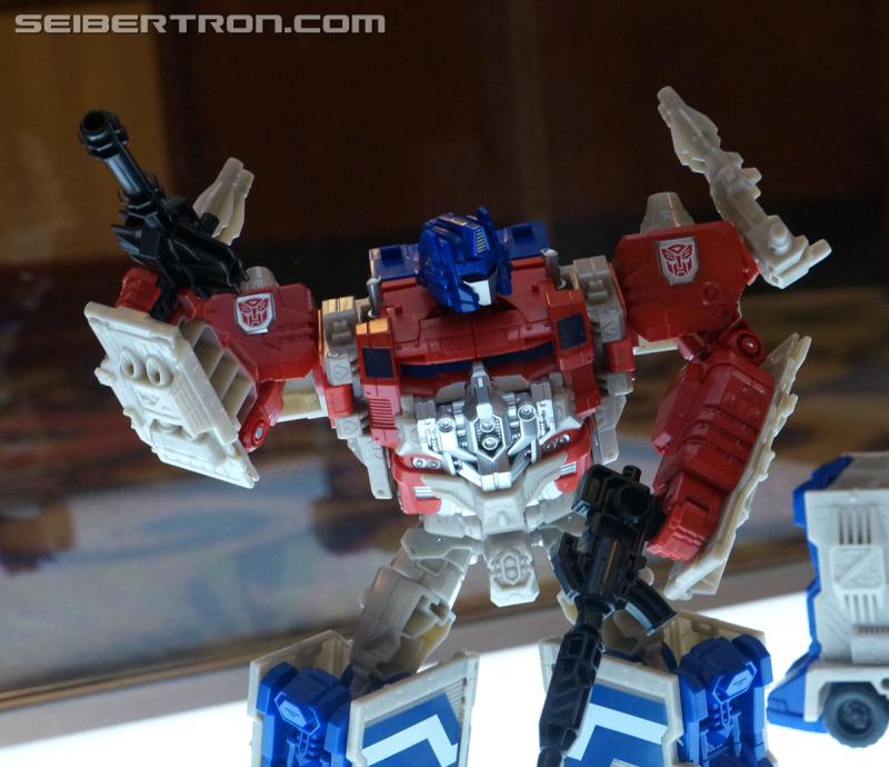 Botcon 2016: Hasbro Display: Titans Return - Transformers Event: Titans Return 061a