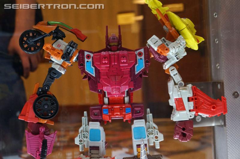 Botcon 2016: Hasbro Display: Combiner Wars Computron - Transformers Event: Computron 004