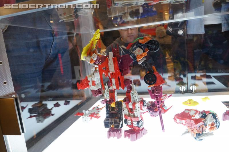 Botcon 2016: Hasbro Display: Combiner Wars Computron - Transformers Event: Computron 019