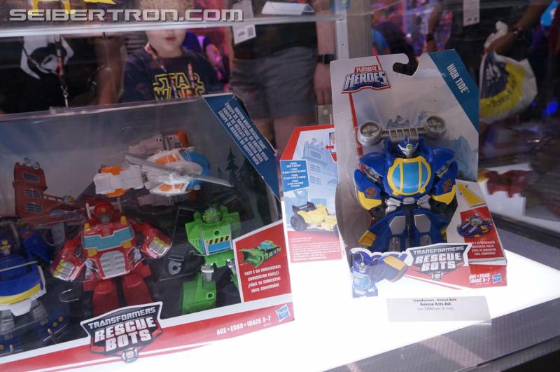 SDCC 2016: Preview Night: Playskool Heroes Transformers Rescue Bots - Transformers Event: Rescue Bots 037