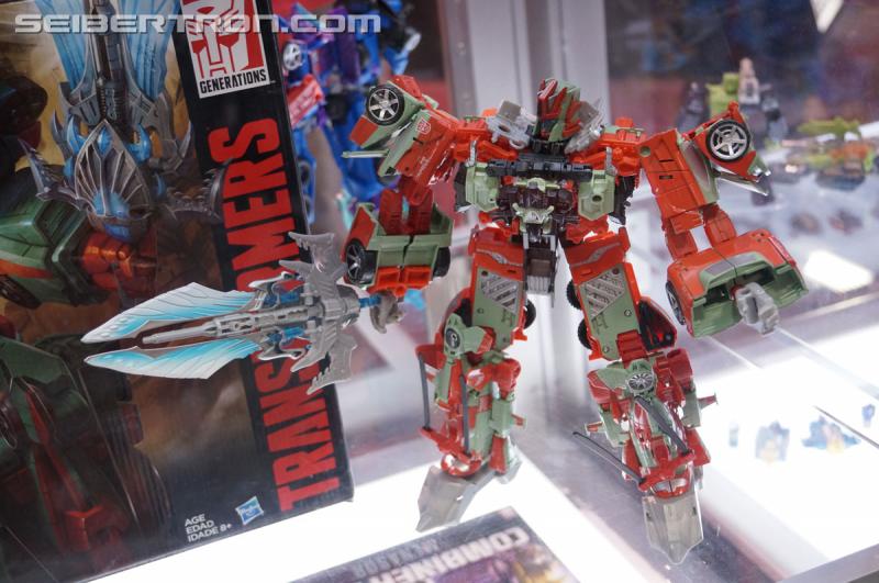 SDCC 2016: Preview Night: Combiner Wars - Transformers Event: Combiner Wars 002