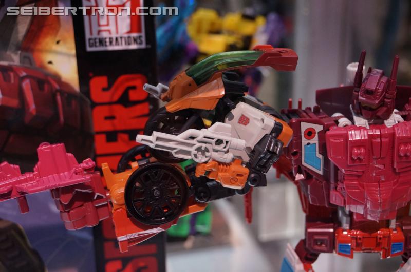 SDCC 2016: Preview Night: Combiner Wars - Transformers Event: Combiner Wars 008