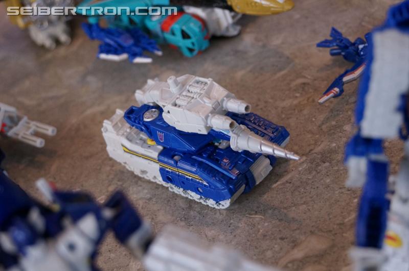 SDCC 2016: Hasbro Press Event: Combiner Wars Liokaiser - Transformers Event: Liokaiser 027