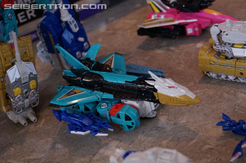 SDCC 2016: Hasbro Press Event: Combiner Wars Liokaiser - Transformers Event: Liokaiser 030
