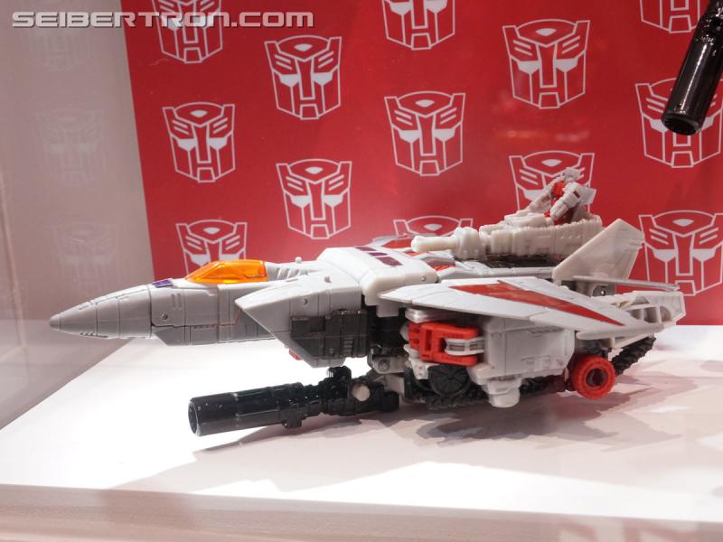 SDCC 2016: SDCC Reveals (aka Hasbro Press Event reveals at SDCC booth) - Transformers Event: DSC02270