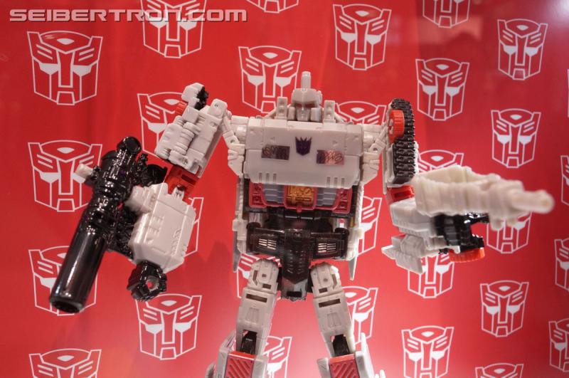 SDCC 2016: SDCC Reveals (aka Hasbro Press Event reveals at SDCC booth) - Transformers Event: DSC02272