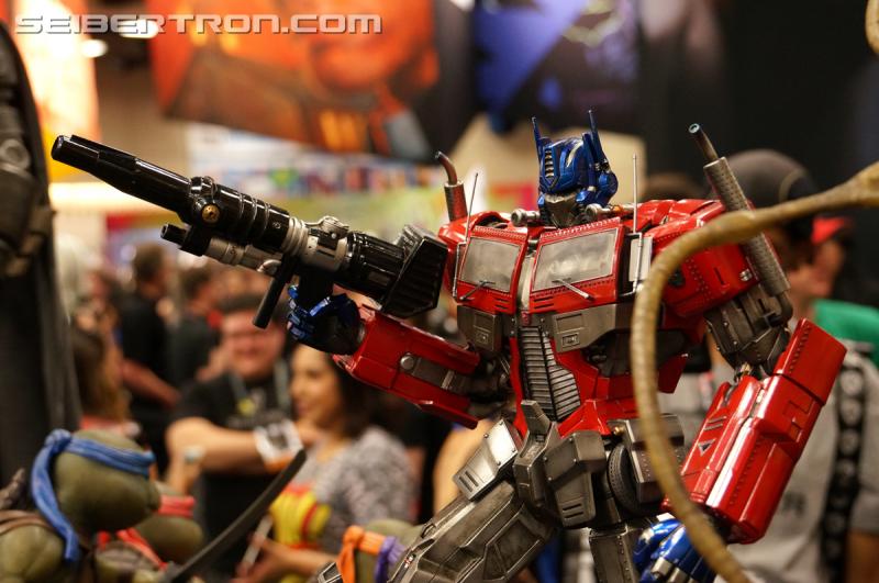 SDCC 2016: Prime 1 Studio Optimus Prime at Sideshow - Transformers Event: DSC02405