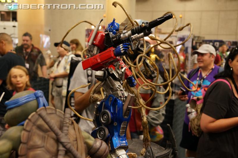 SDCC 2016: Prime 1 Studio Optimus Prime at Sideshow - Transformers Event: DSC02407