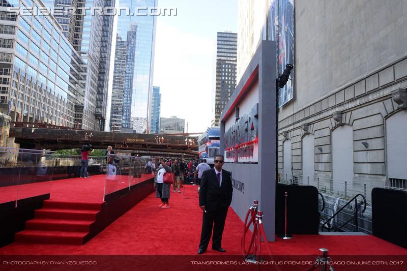 Transformers The Last Knight Global Premiere: Seibertron.com's Exclusive Photos from the Transformers Last Knight Red Carpet Event in Chicago - Transformers Event: Us Premiere Chicago 028
