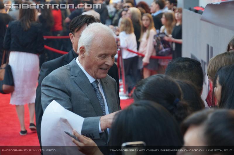 Transformers The Last Knight Global Premiere: Seibertron.com's Exclusive Photos from the Transformers Last Knight Red Carpet Event in Chicago - Transformers Event: Us Premiere Chicago 063