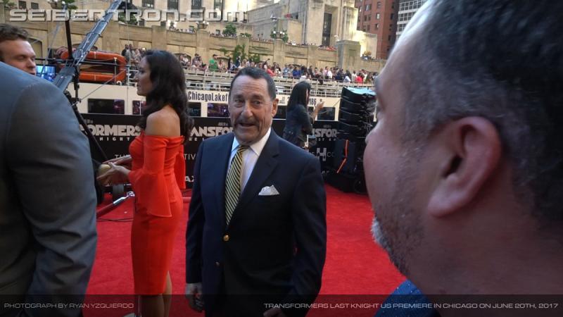 Transformers The Last Knight Global Premiere: Seibertron.com's Exclusive Photos from the Transformers Last Knight Red Carpet Event in Chicago - Transformers Event: Us Premiere Chicago 110d