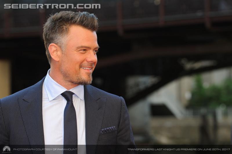 Transformers The Last Knight Global Premiere: Transformers The Last Knight US Premiere in Chicago - Transformers Event: 700067052GH00052 Transforme