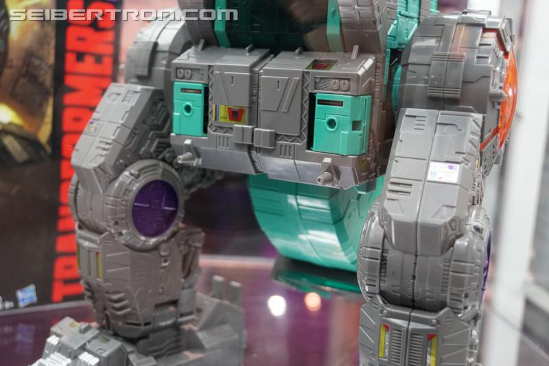 SDCC 2017: Transformers Titans Return Products - Transformers Event: DSC04476
