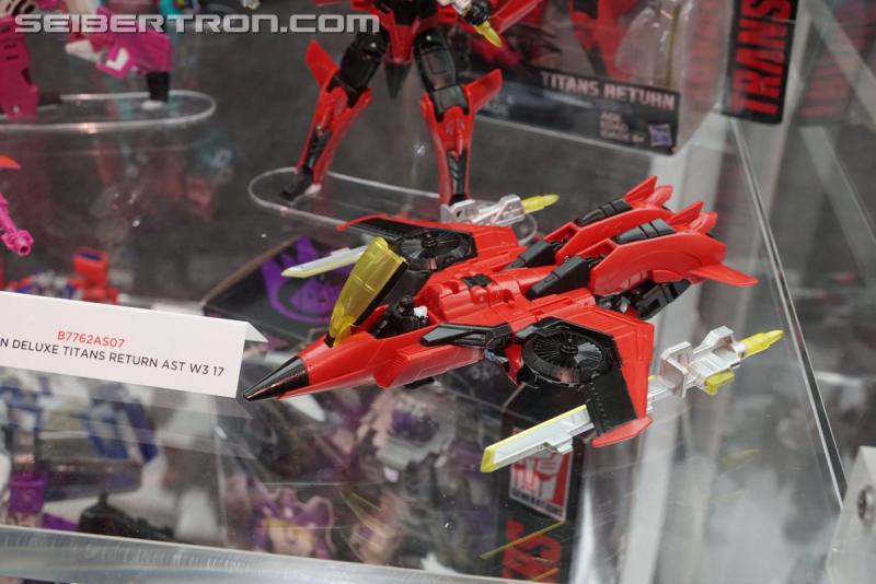 SDCC 2017: Transformers Titans Return Products - Transformers Event: DSC04491